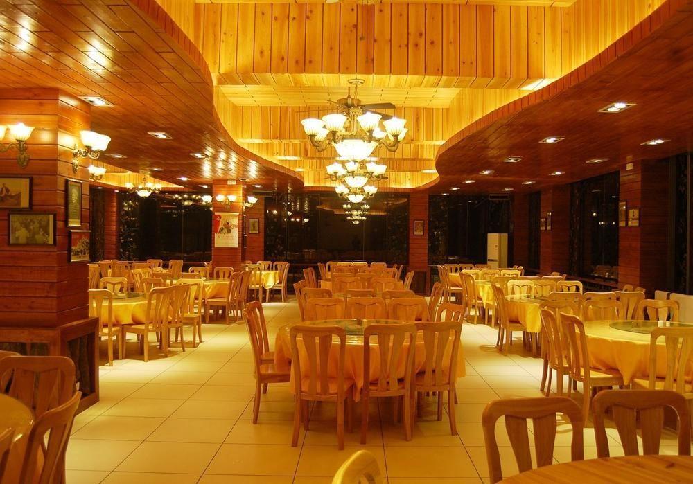 Yangshuo River Valley Resort Hotel Exterior foto